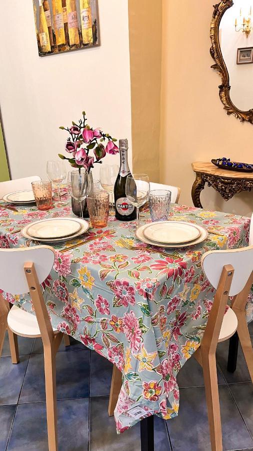 Al Bicerin Apartment, In Historical Center Of Torino Eksteriør billede