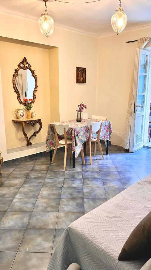 Al Bicerin Apartment, In Historical Center Of Torino Eksteriør billede