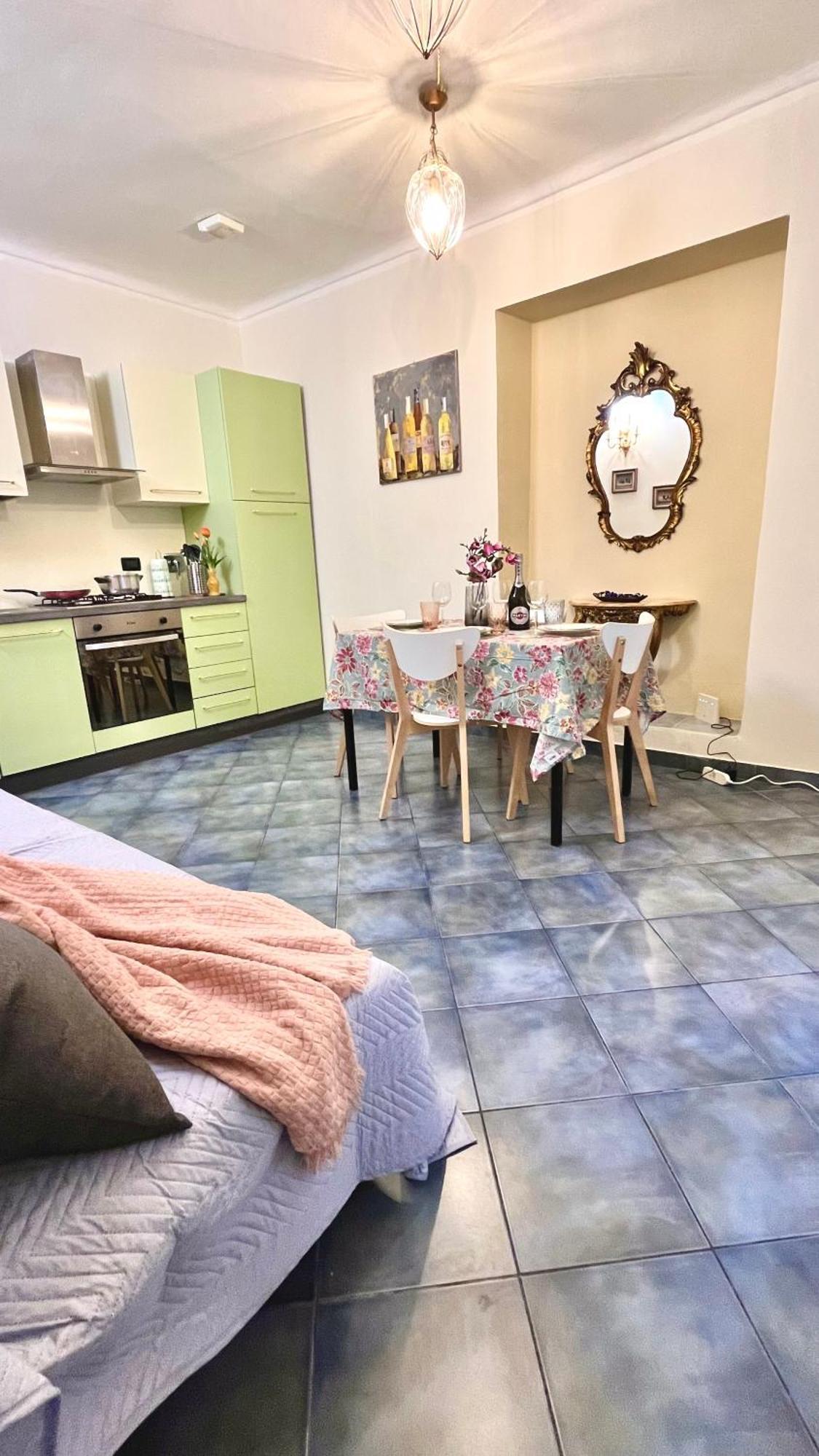 Al Bicerin Apartment, In Historical Center Of Torino Eksteriør billede